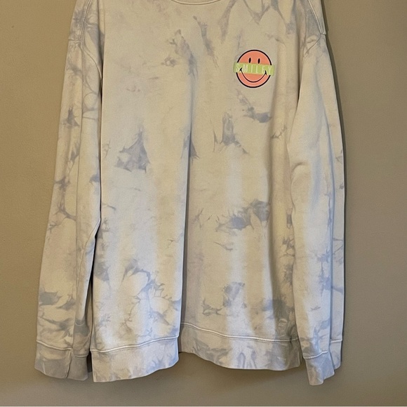 Smiley x H&M Light Blue Tie-Dye Sweatshirt with Smiley Faces – Size Large GUC - Picture 8 of 16